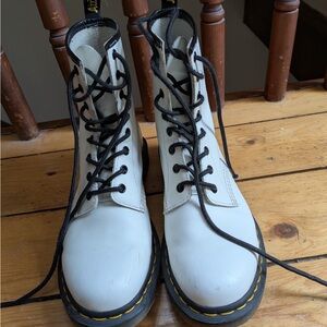 Dr Martin Stylish White Lace-Up Boots